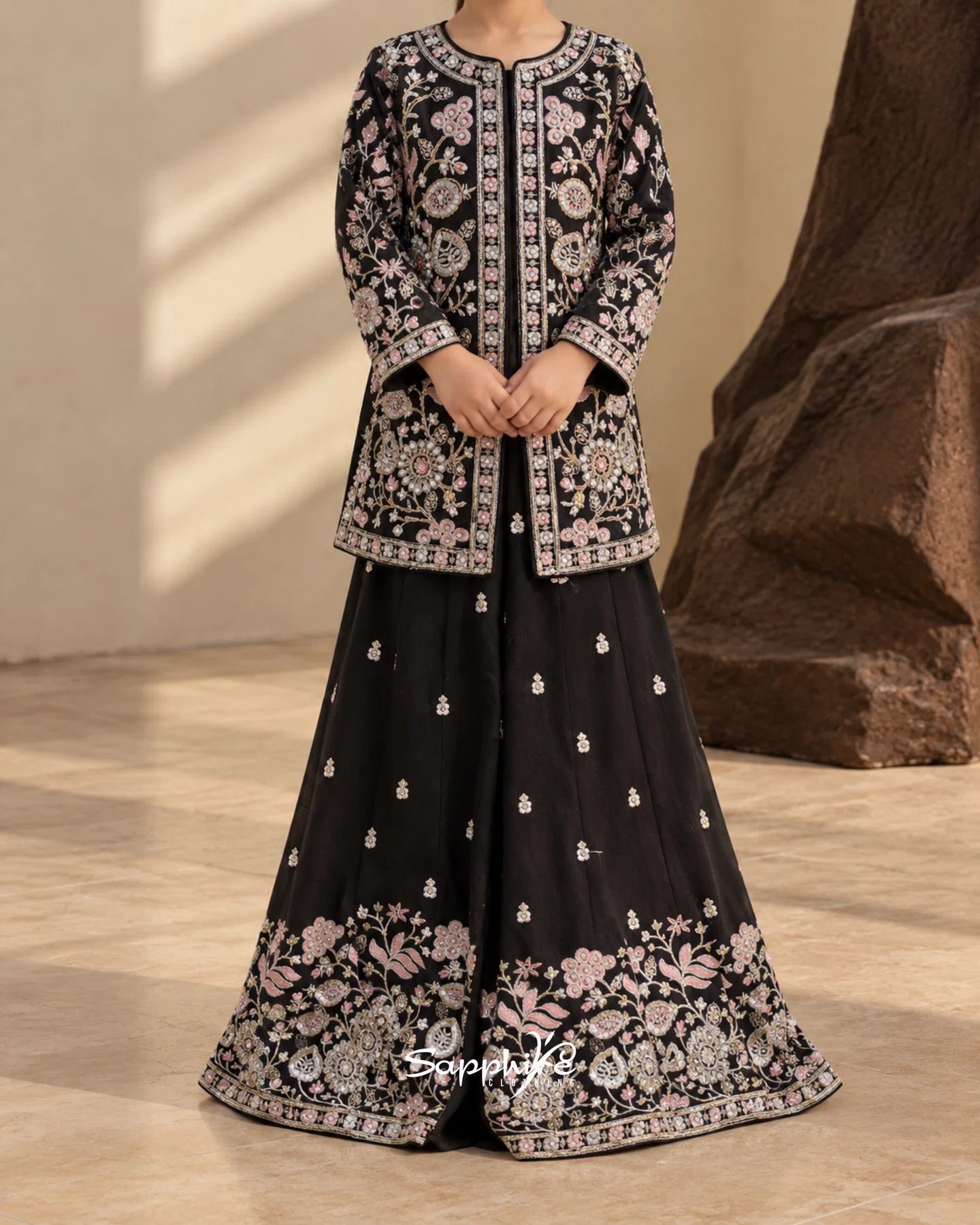 Noir Blossom Flared Gharara Set detail 2